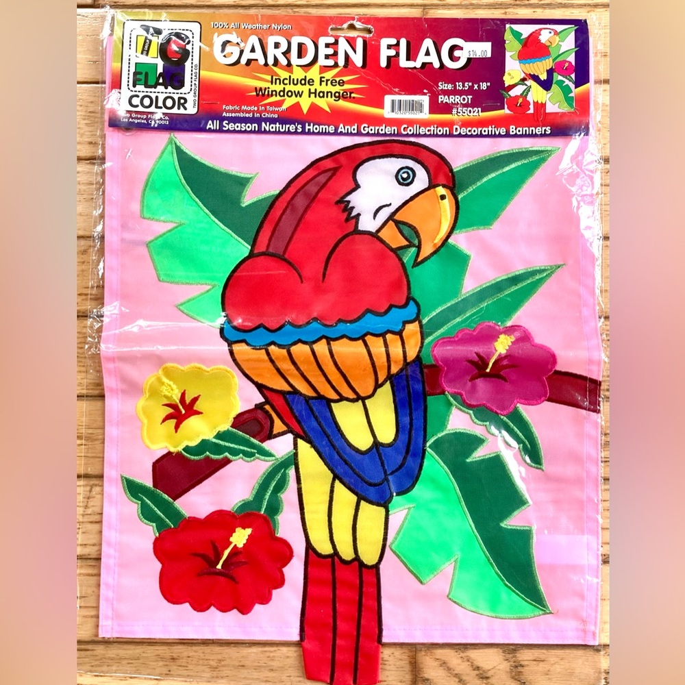 Parrot Appliqued Garden Flag with Window Hanging Suction Cups (13.5”x 18”)